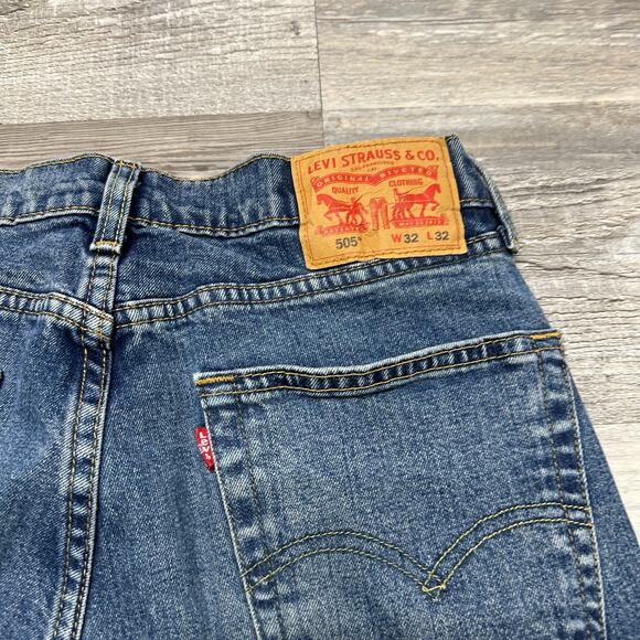 Levis 505 Mid Wash Blue Mens 32x32 Regular Straight Leg Stretch Jeans Red Tab - Picture 13 of 13